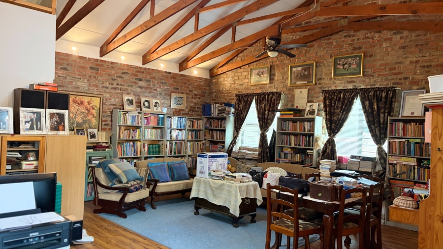 4 Bedroom Property for Sale in Viljoenskroon Rural Free State